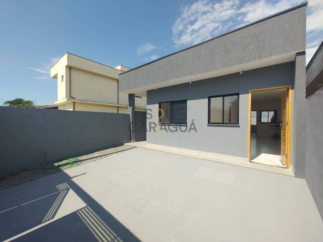 Casa para Venda em Caraguatatuba - 2