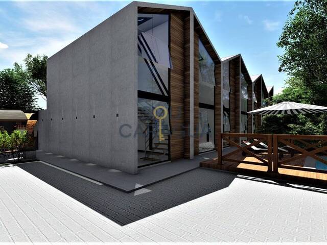 Casa para Venda em Caraguatatuba - 2