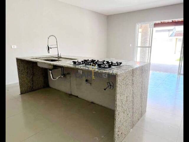 Casa para Venda em Caraguatatuba - 4